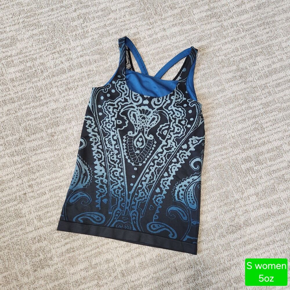 Athleta women's Tinker Night Blue Paisley Tank Top built in bra size S